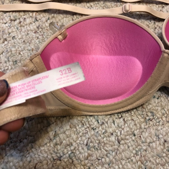 VS Bras - Picture 3 of 5